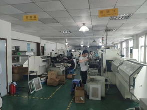 龍崗新現(xiàn)大型注塑廠出租 2400平米實用面積，工業(yè)發(fā)展新機(jī)遇