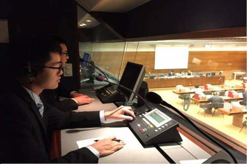 同聲傳譯工作背后的辛酸 翻譯服務光環(huán)下的無聲挑戰(zhàn)